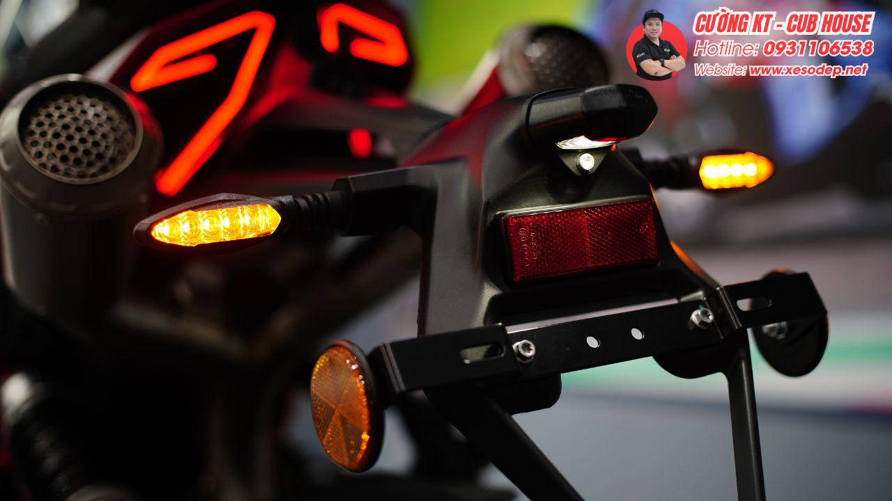Italjet Dragster 700 Twin Premium Edition chính thức về Việt Nam: Siêu mô tô mang dáng Scooter độc nhất phân khúc 9 Italjet Dragster 700 Twin Premium Edition